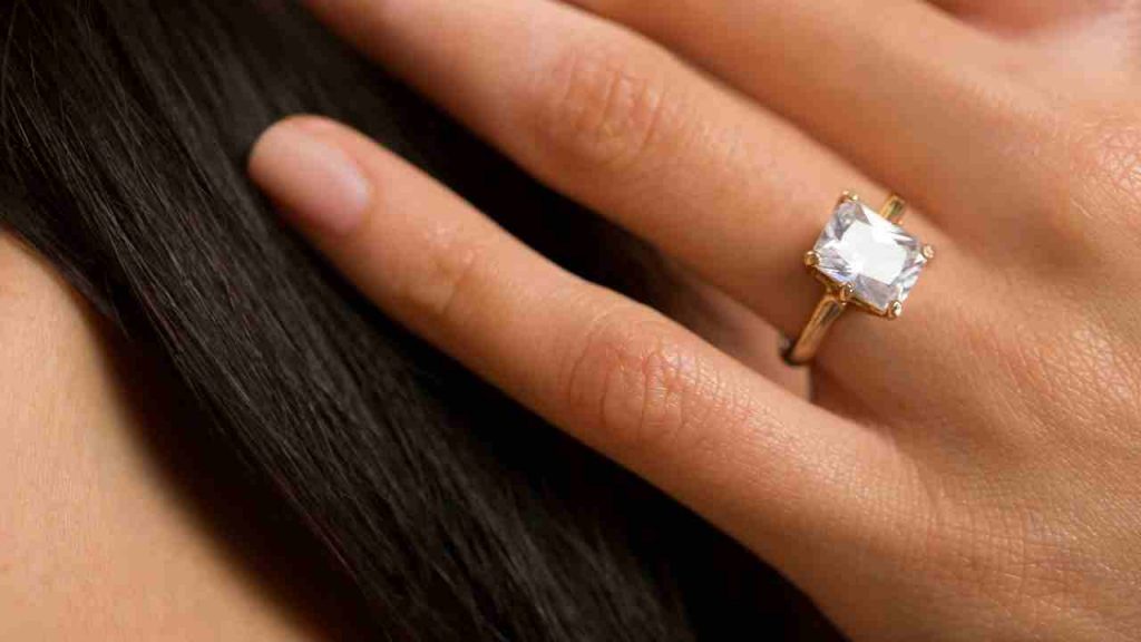 2 carat diamond ring