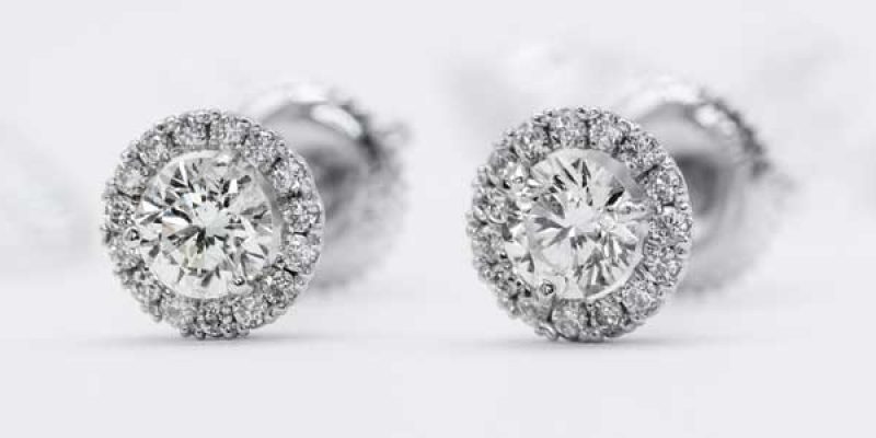 Best Diamond Stud Earrings 2020: Reviews + Buying Guide
